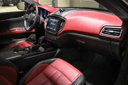 Photo 6 Maserati Ghibli  3.0 V6 Bi-Turbo 430 S Q4