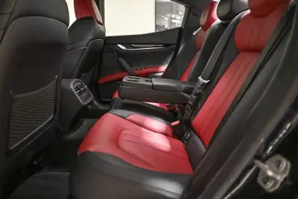 Photo 11 Maserati Ghibli  3.0 V6 Bi-Turbo 430 S Q4