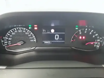Photo 31 Peugeot 2008  PureTech 130 S&S BVM6