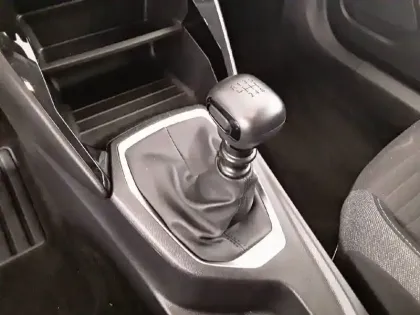 Photo 35 Peugeot 2008  PureTech 130 S&S BVM6