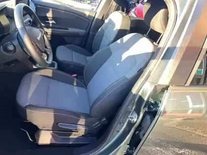 Photo 8 Dacia Jogger  Hybrid 140 7 places GSR2