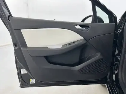 Photo 19 Renault Clio  E-Tech 140