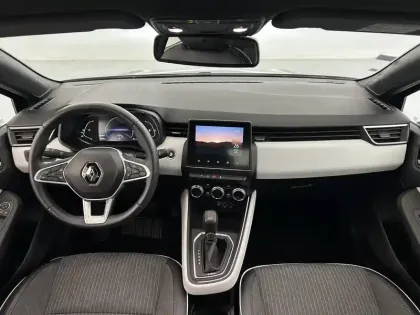 Photo 37 Renault Clio  E-Tech 140