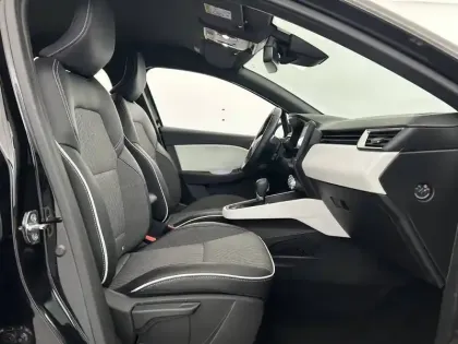 Photo 22 Renault Clio  E-Tech 140