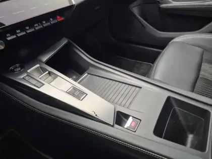 Photo 27 Peugeot 308  SW PHEV 225 e-EAT8