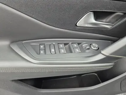 Photo 41 Peugeot 308  SW PHEV 225 e-EAT8