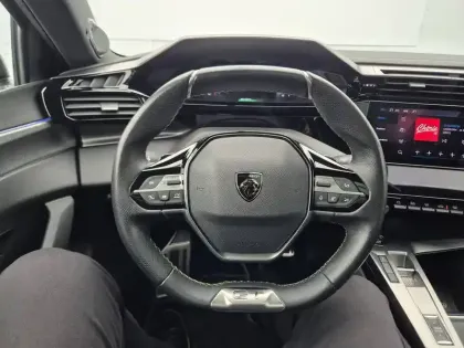 Photo 30 Peugeot 308  SW PHEV 225 e-EAT8