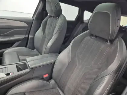 Photo 23 Peugeot 308  SW PHEV 225 e-EAT8