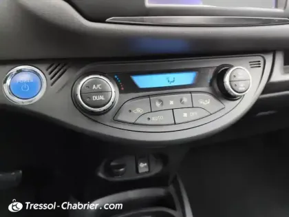 Photo 12 Toyota Yaris  Hybride 100h Dynamic