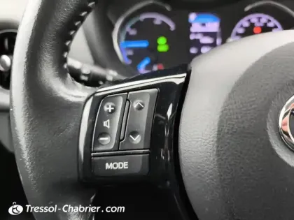 Photo 18 Toyota Yaris  Hybride 100h Dynamic