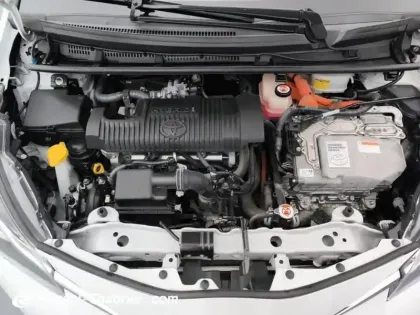 Photo 6 Toyota Yaris  Hybride 100h Dynamic