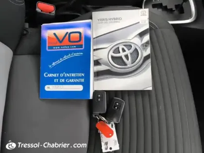 Photo 15 Toyota Yaris  Hybride 100h Dynamic