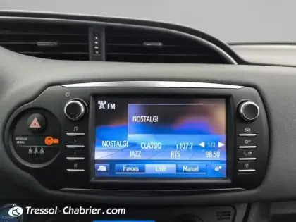 Photo 21 Toyota Yaris  Hybride 100h Dynamic