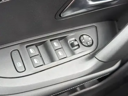 Photo 19 Peugeot 2008  100 S&S BVM6 Allure