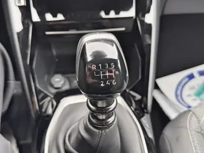 Photo 23 Peugeot 2008  100 S&S BVM6 Allure