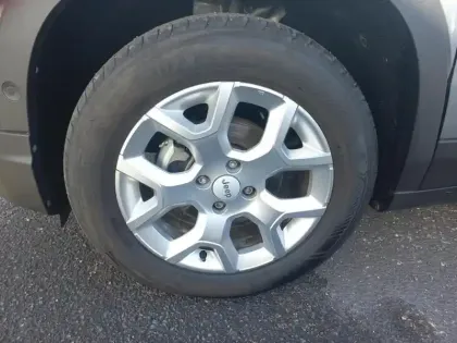 Photo 14 Jeep Avenger  1.2 Turbo T3 100 ch Altitude