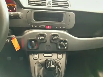 Photo 21 Fiat Panda  1.0 70 ch Hybride BSG S/S