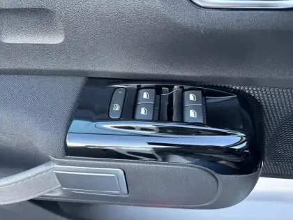 Photo 17 Citroën C3  PureTech 83 S&S BVM5 Shine