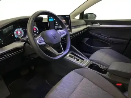 Photo 8 Volkswagen Golf 1.5 eTSI EVO2 116 DSG7 VW Edition