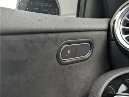 Photo 25 Mercedes Classe A Gén. IV (W177) Ph2 AMG Line 5