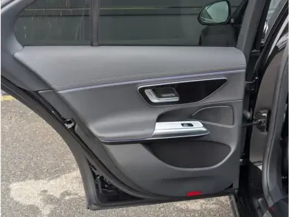 Photo 17 Mercedes Classe E Gén. VI (W214) Ph1 AMG Line 4