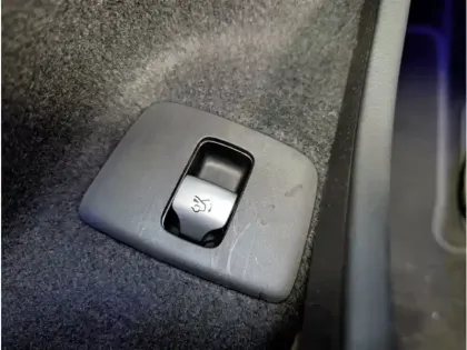 Photo 22 Mercedes Classe E Gén. VI (W214) Ph1 AMG Line 4