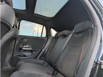 Photo 18 Mercedes GLA 250 e Hybrid EQ 