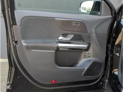 Photo 15 Mercedes GLA 250 e Hybrid EQ 