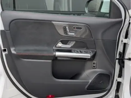 Photo 26 Mercedes GLA 180 d 