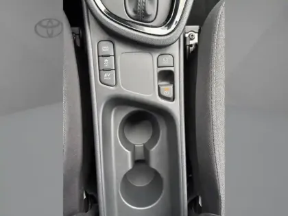 Photo 15 Toyota Yaris Hybride 1.5 HYBRID 130H DESIGN AUTO