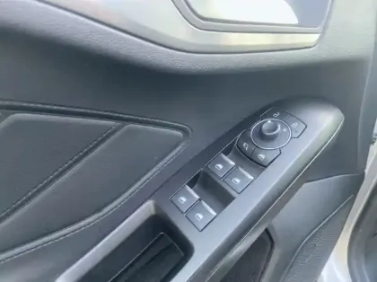 Photo 5 Ford Focus SW 1.0 Flexifuel mHEV 125ch ST-Line X Powershift