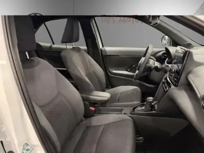 Photo 12 Toyota Yaris Hybride 1.5 HYBRID 130H DESIGN AUTO 2WD