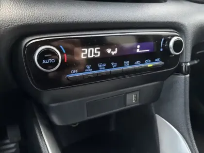 Photo 19 Toyota Yaris Hybride 116h Design Pack 1.5