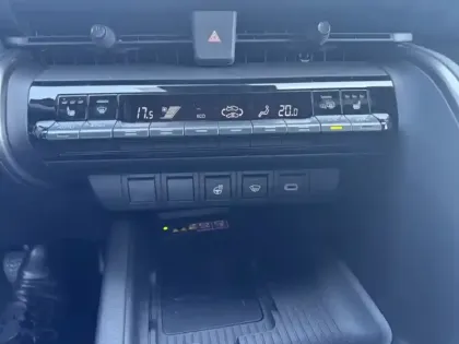 Photo 18 Toyota C-HR 1.8 Hybride 140 Design NG 14