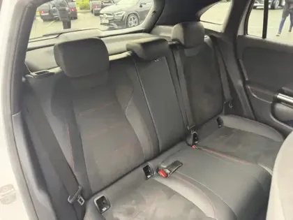 Photo 9 Mercedes GLA 200 d AMG Line