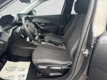 Photo 30 Peugeot 2008  PureTech 100 S&S BVM6