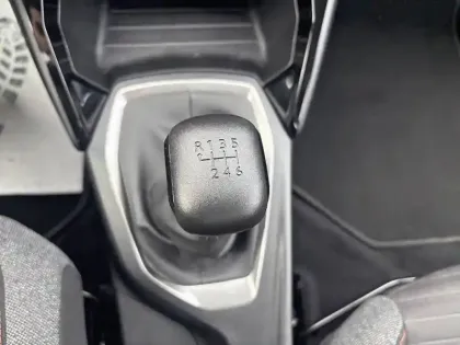 Photo 53 Peugeot 2008  PureTech 100 S&S BVM6