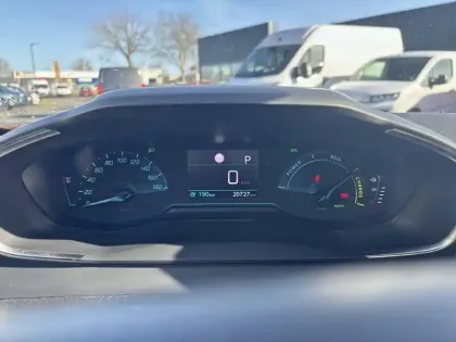Photo 35 Peugeot 2008  Electrique 136 ch