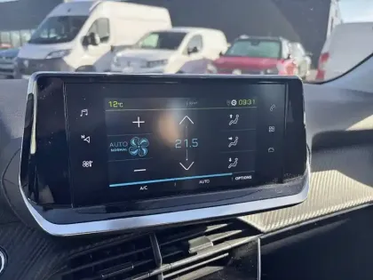 Photo 14 Peugeot 2008  Electrique 136 ch