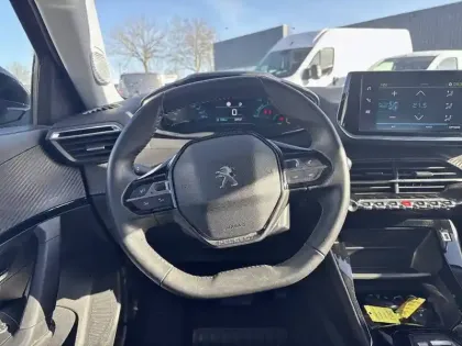 Photo 8 Peugeot 2008  Electrique 136 ch