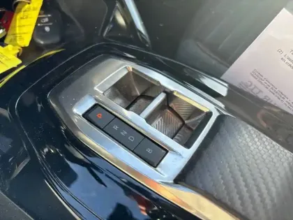 Photo 13 Peugeot 2008  Electrique 136 ch