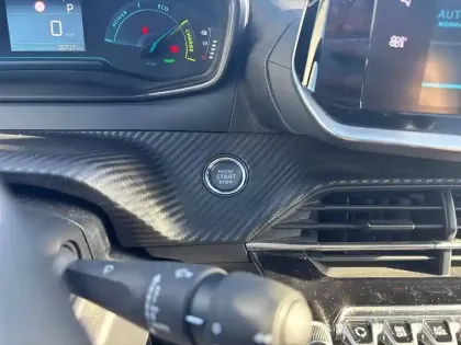 Photo 24 Peugeot 2008  Electrique 136 ch