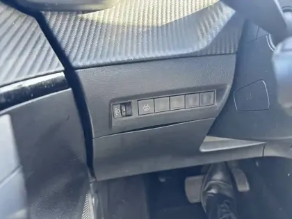 Photo 21 Peugeot 2008  Electrique 136 ch