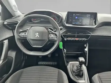 Photo 81 Peugeot 2008  PureTech 100 S&S BVM6