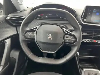 Photo 82 Peugeot 2008  PureTech 100 S&S BVM6