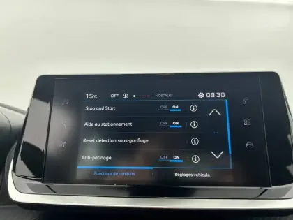 Photo 67 Peugeot 2008  PureTech 100 S&S BVM6