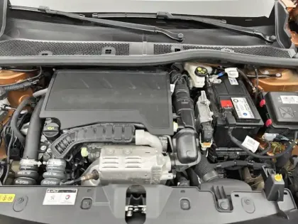 Photo 73 Peugeot 2008  PureTech 100 S&S BVM6