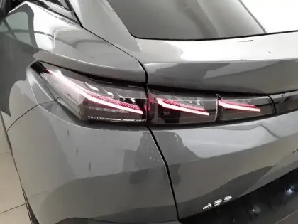 Photo 16 Peugeot 408  Hybrid 145 e-DCS6