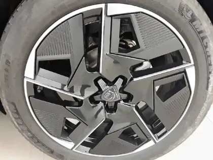 Photo 56 Peugeot 408  Hybrid 145 e-DCS6