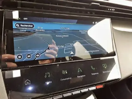 Photo 14 Peugeot 408  Hybrid 145 e-DCS6